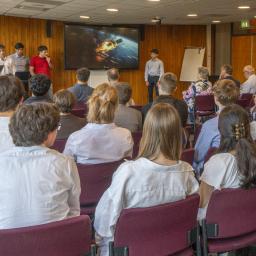 Presentatie van het final event 2024-2025